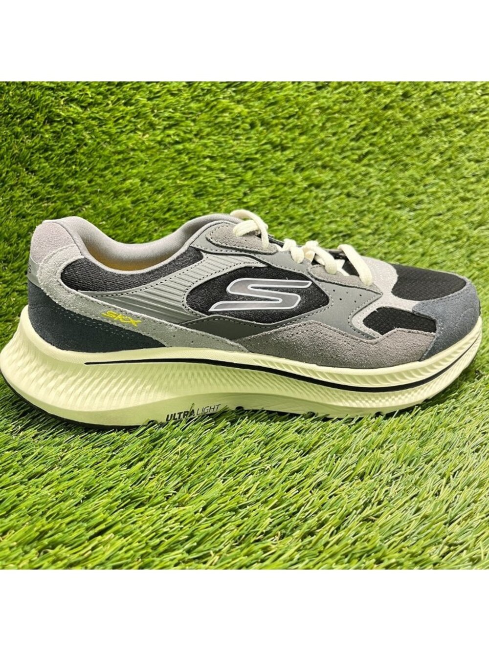 Skechers Go Run Consistent 2.0 Mens Size 8.5EE Black Gray Running Shoes Sneakers